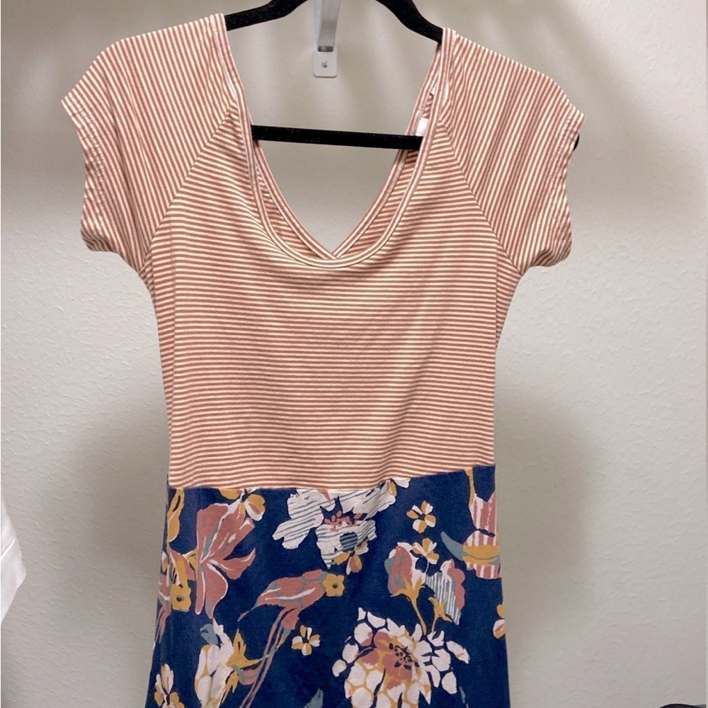 Pact cross back dress in orange and floral size L
